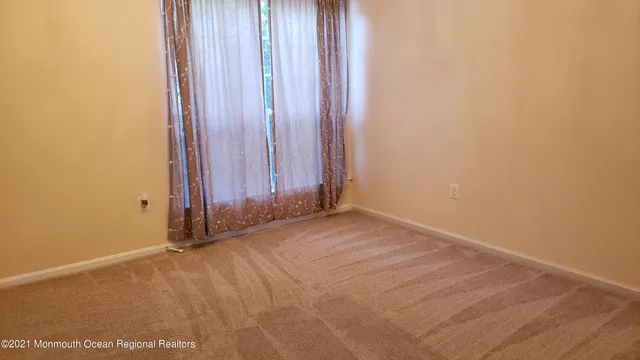 a view of entryway with hallway