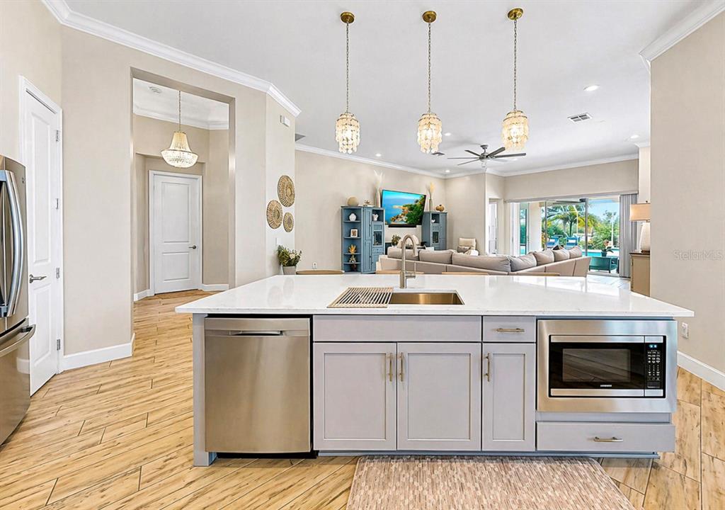 954 Signet Drive Apollo Beach, FL 33572 - Photo 13 of 60