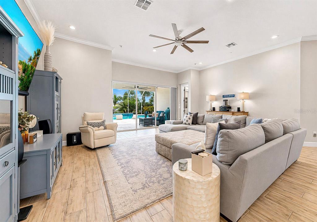 954 Signet Drive Apollo Beach, FL 33572 - Photo 18 of 60