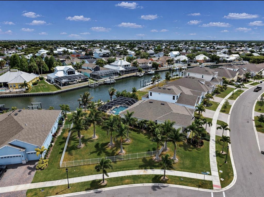 954 Signet Drive Apollo Beach, FL 33572 - Photo 4 of 60