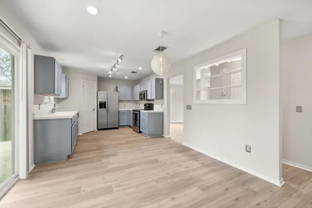 $2,400 | 2036 Kaiser Drive, Austin, TX 78748