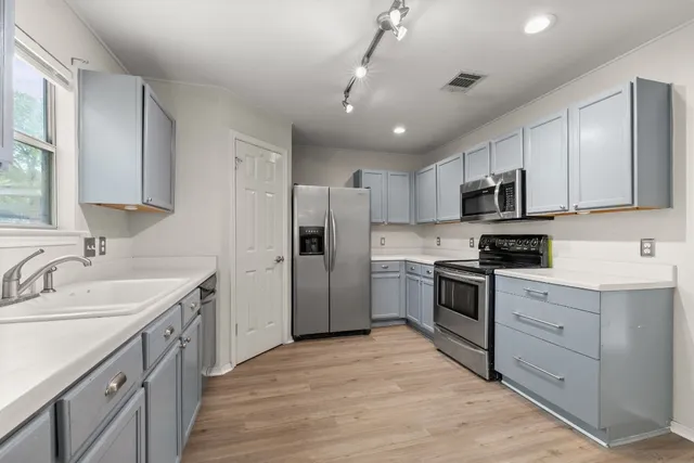 $2,400 | 2036 Kaiser Drive, Austin, TX 78748