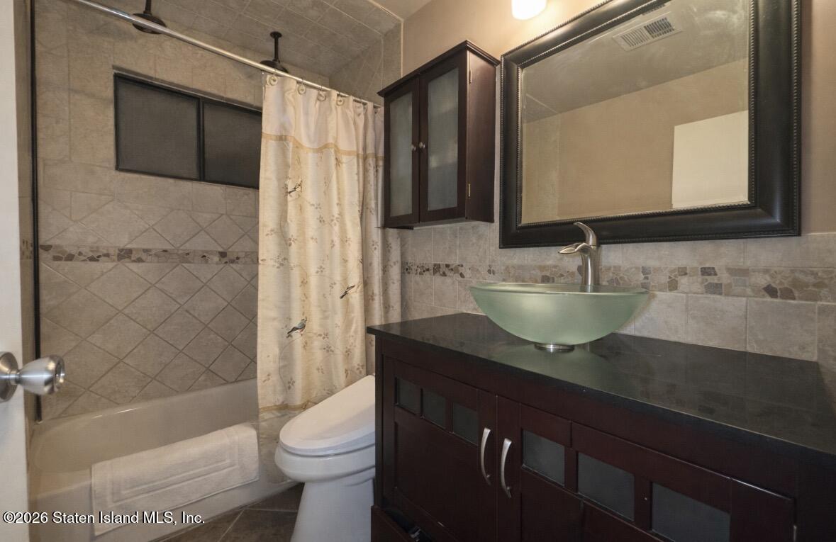 127 Stack Drive Staten Island, NY 10312 - Photo 12 of 15 h9