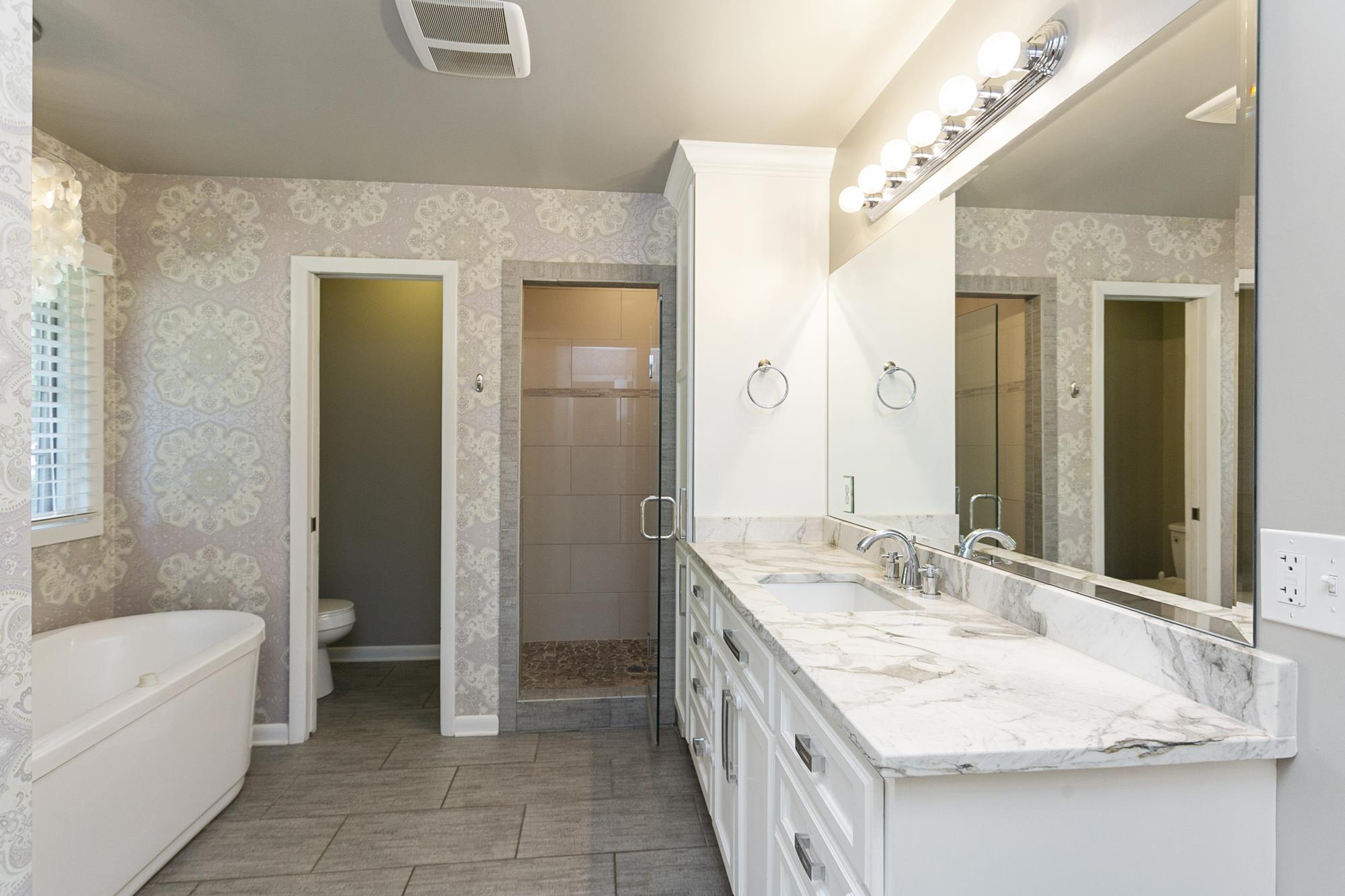 129 Laird Road Nashville, TN 37205 - Photo 13 of 27 Master Suite with separate tub and shower.