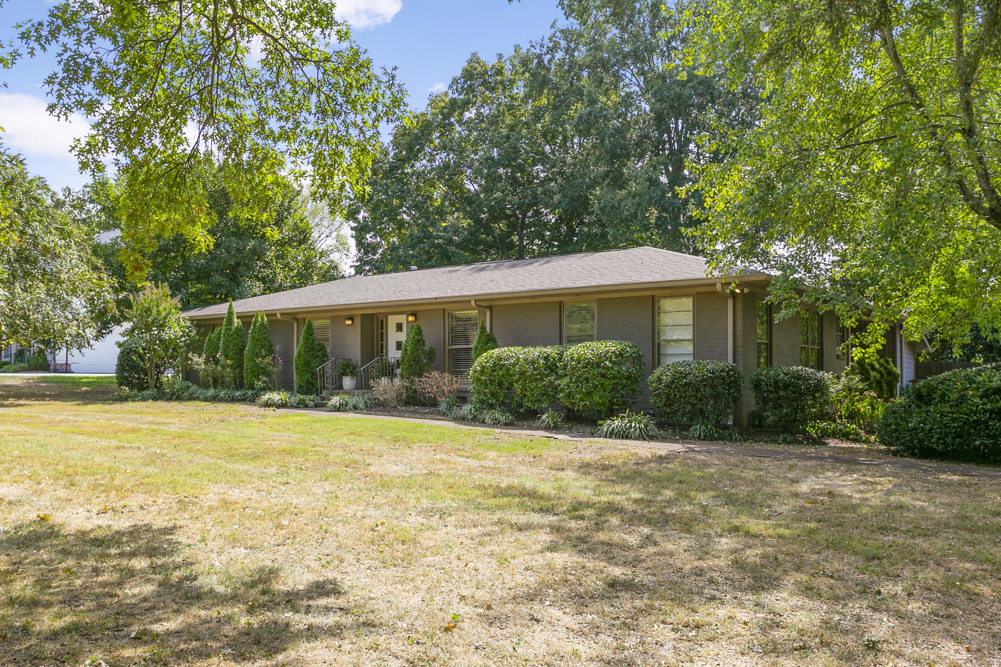 129 Laird Road Nashville, TN 37205 - Photo 2 of 27 Gallery Image 2