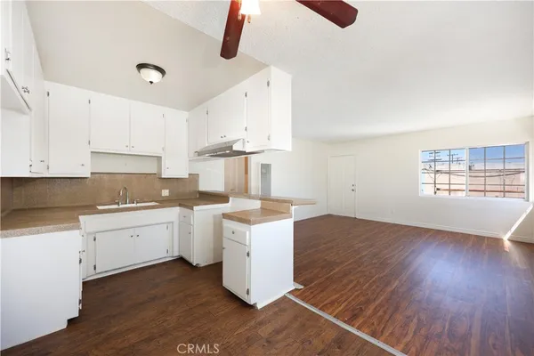 $2,375 | 2789 Laurel Place, Unit B, South Gate, CA 90280