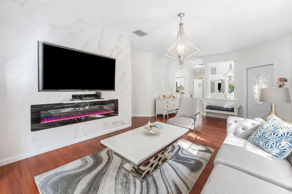 $3,500 | 20 South Lakeshore Drive, Unit C, Hypoluxo, FL 33462