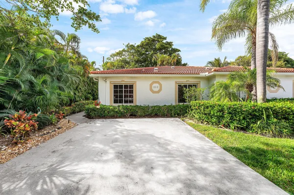 $3,500 | 20 South Lakeshore Drive, Unit C, Hypoluxo, FL 33462
