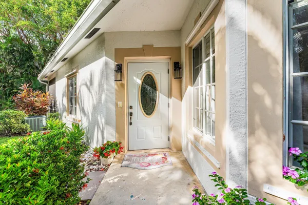 $3,500 | 20 South Lakeshore Drive, Unit C, Hypoluxo, FL 33462