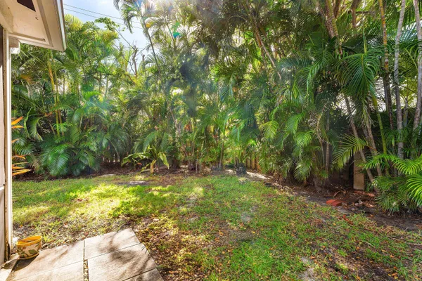 $3,500 | 20 South Lakeshore Drive, Unit C, Hypoluxo, FL 33462