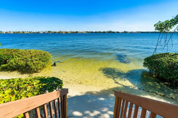 $3,500 | 20 South Lakeshore Drive, Unit C, Hypoluxo, FL 33462