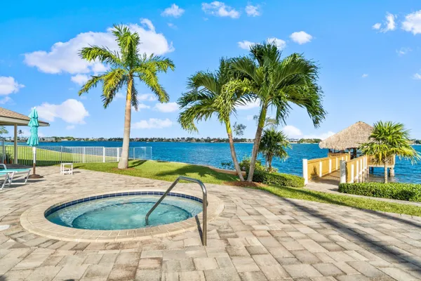 $3,500 | 20 South Lakeshore Drive, Unit C, Hypoluxo, FL 33462