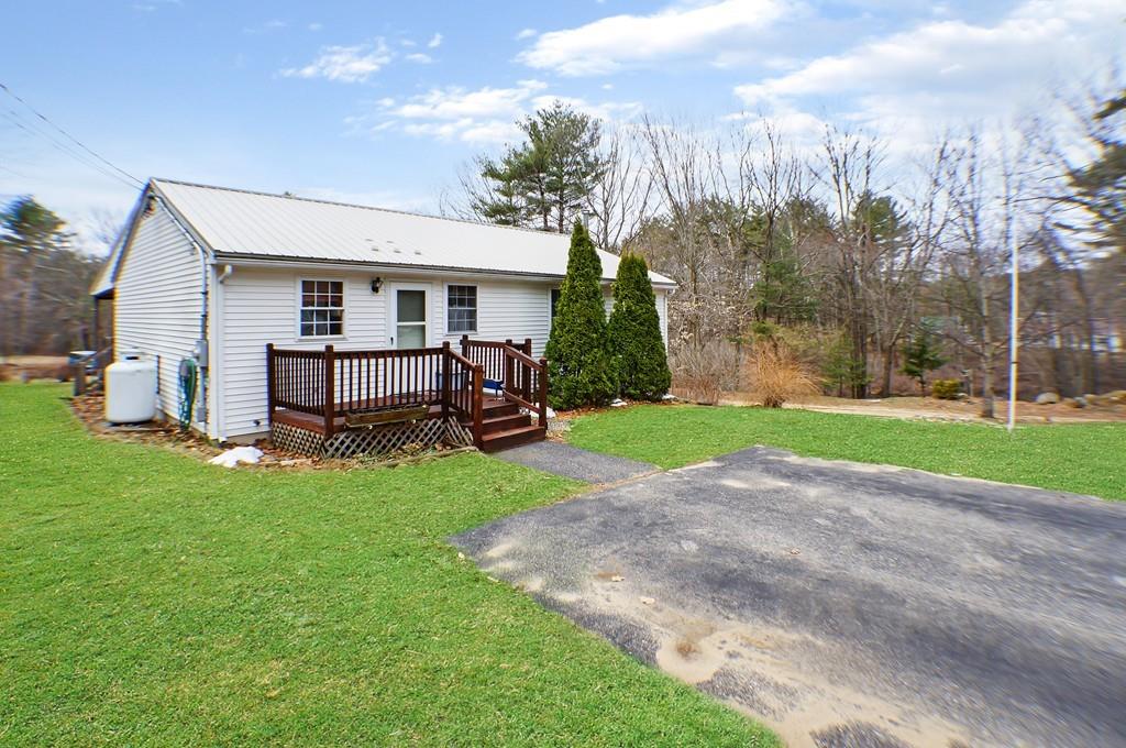 36 Mill Pond Road Epping, NH 03042 - Photo 4 of 39