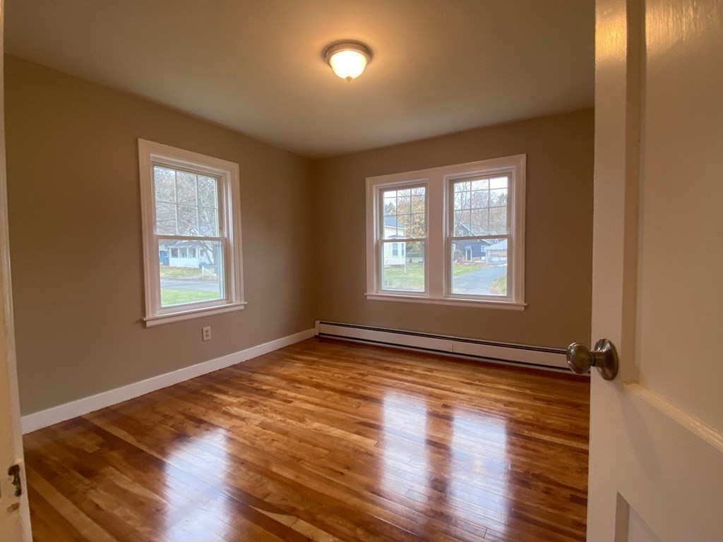 11 Southold Road Worcester, MA 01607 - Photo 15 of 23 Gallery Image 15