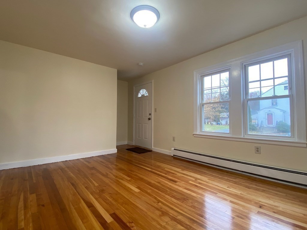 11 Southold Road Worcester, MA 01607 - Photo 3 of 23 Gallery Image 3