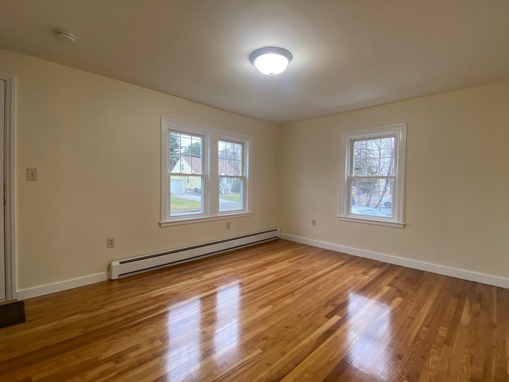 11 Southold Road Worcester, MA 01607 - Photo 5 of 23 Gallery Image 5