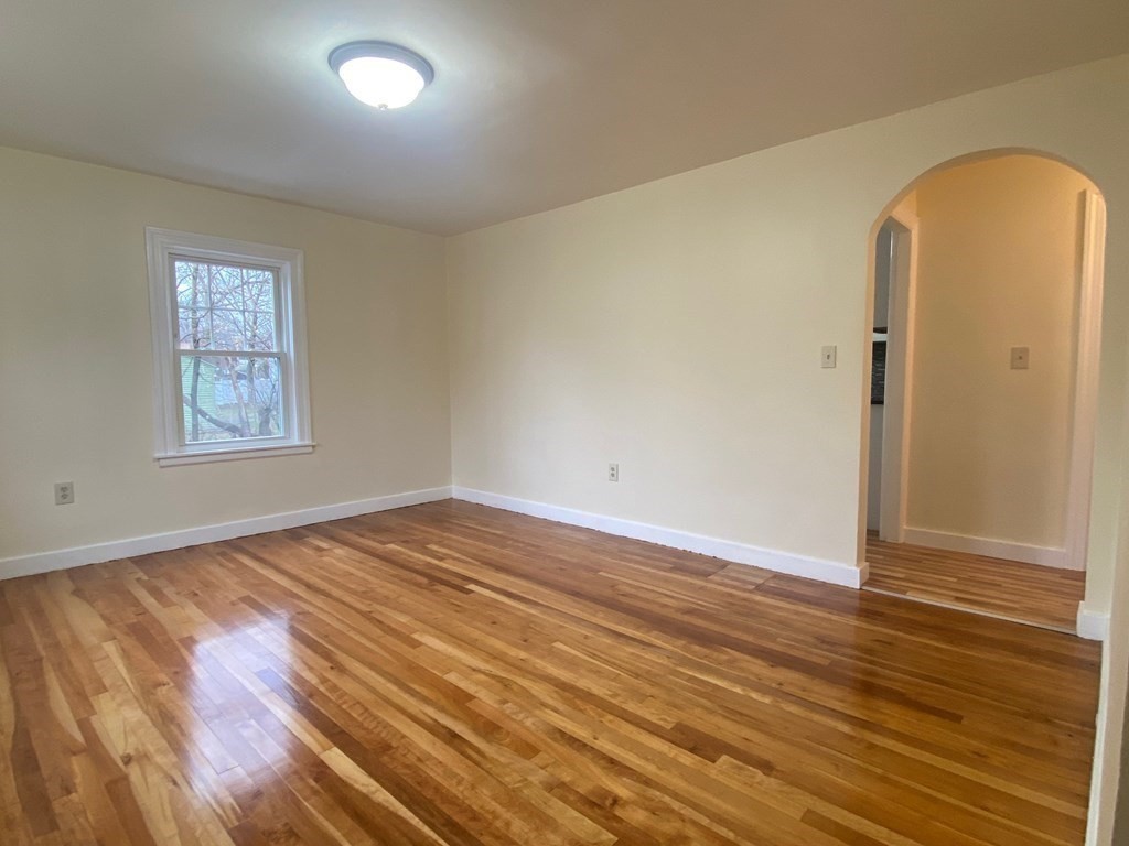11 Southold Road Worcester, MA 01607 - Photo 6 of 23 Gallery Image 6