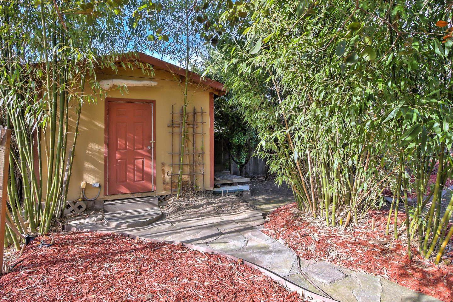 30 Heiner Road Watsonville, CA 95076 - Photo 39 of 50 a front view of a house with a yard