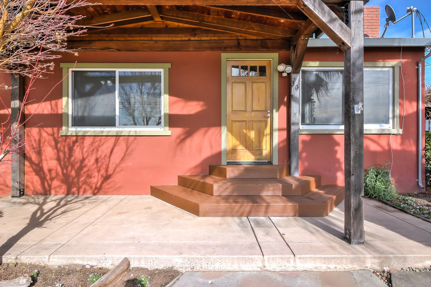 30 Heiner Road Watsonville, CA 95076 - Photo 4 of 50 a backyard of a house