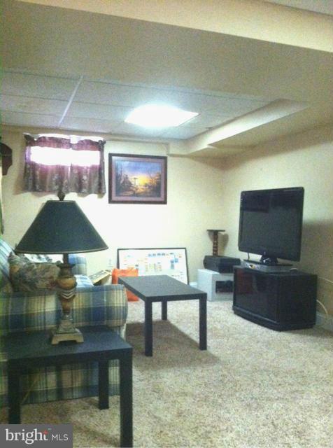 611 North Stuart Street Baltimore, MD 21221 - Photo 11 of 21 Family Room
