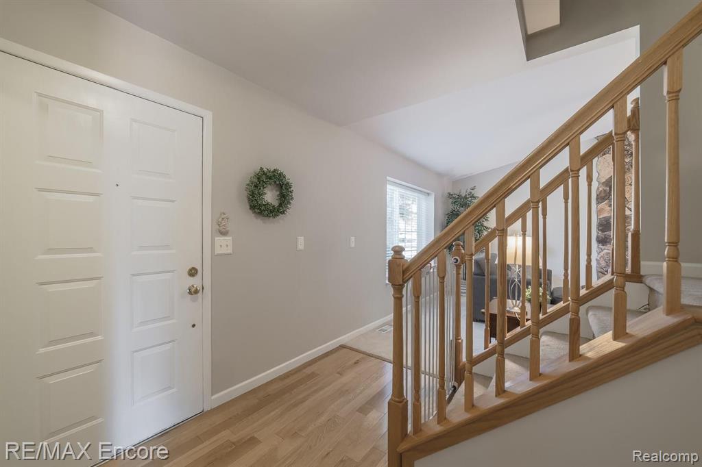 2025 Avonstoke Road Rochester Hills, MI 48307 - Photo 4 of 47