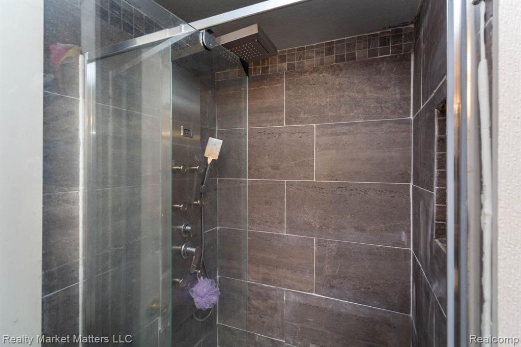 2543 Henry Road Lapeer, MI 48446 - Photo 12 of 30