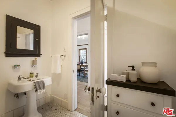 $4,097 | 4405 Clarissa Avenue, Los Angeles, CA 90027