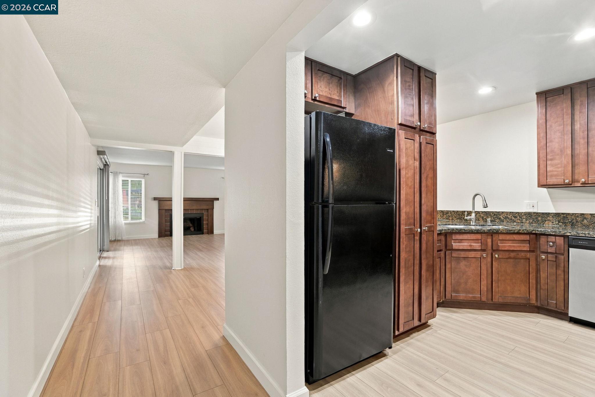1670 Clayton Road, Unit 3 Concord, CA 94520 - Photo 5 of 27 Gallery Image 5