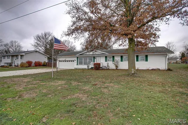 $169,000 | 23370 West County Road, Jerseyville, IL 62052