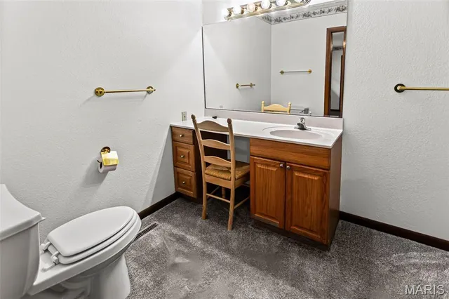 $169,000 | 23370 West County Road, Jerseyville, IL 62052