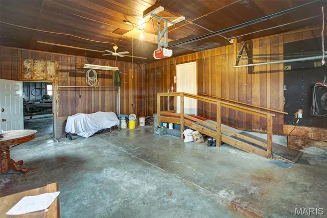 $169,000 | 23370 West County Road, Jerseyville, IL 62052