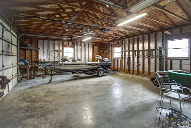 $169,000 | 23370 West County Road, Jerseyville, IL 62052