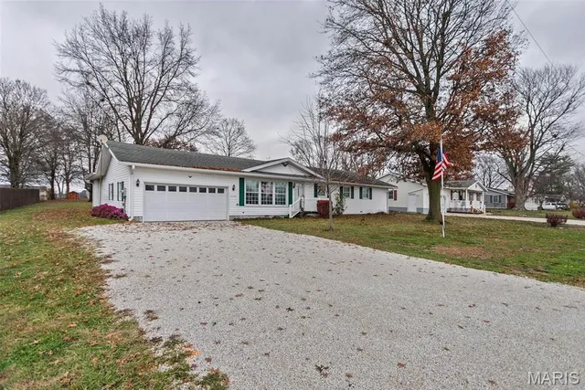 $169,000 | 23370 West County Road, Jerseyville, IL 62052