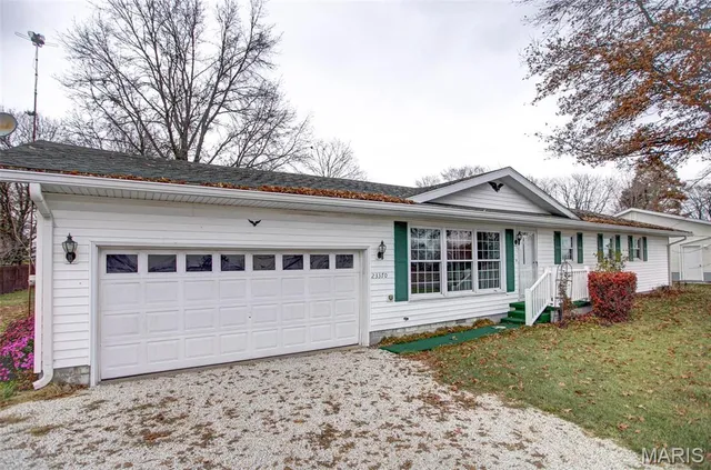 $169,000 | 23370 West County Road, Jerseyville, IL 62052