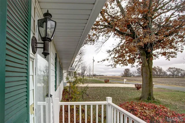 $169,000 | 23370 West County Road, Jerseyville, IL 62052