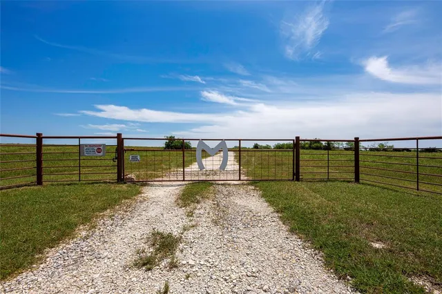 $9,204,600 | 4301 Monroe Highway, Cresson, TX 76035