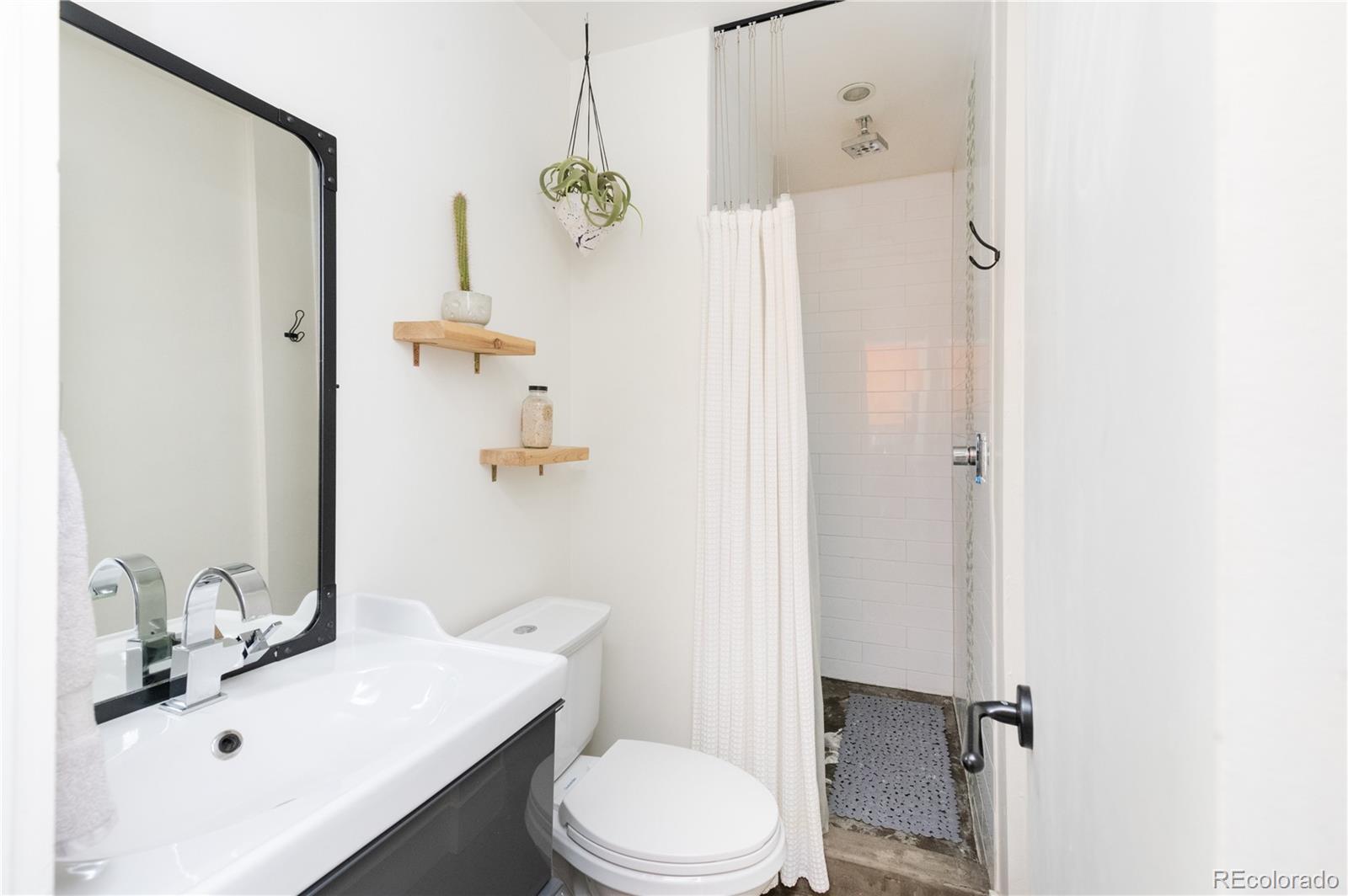 347 Inca Street Denver, CO 80223 - Photo 22 of 40