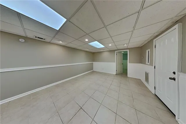 a view of a livingroom with an empty space