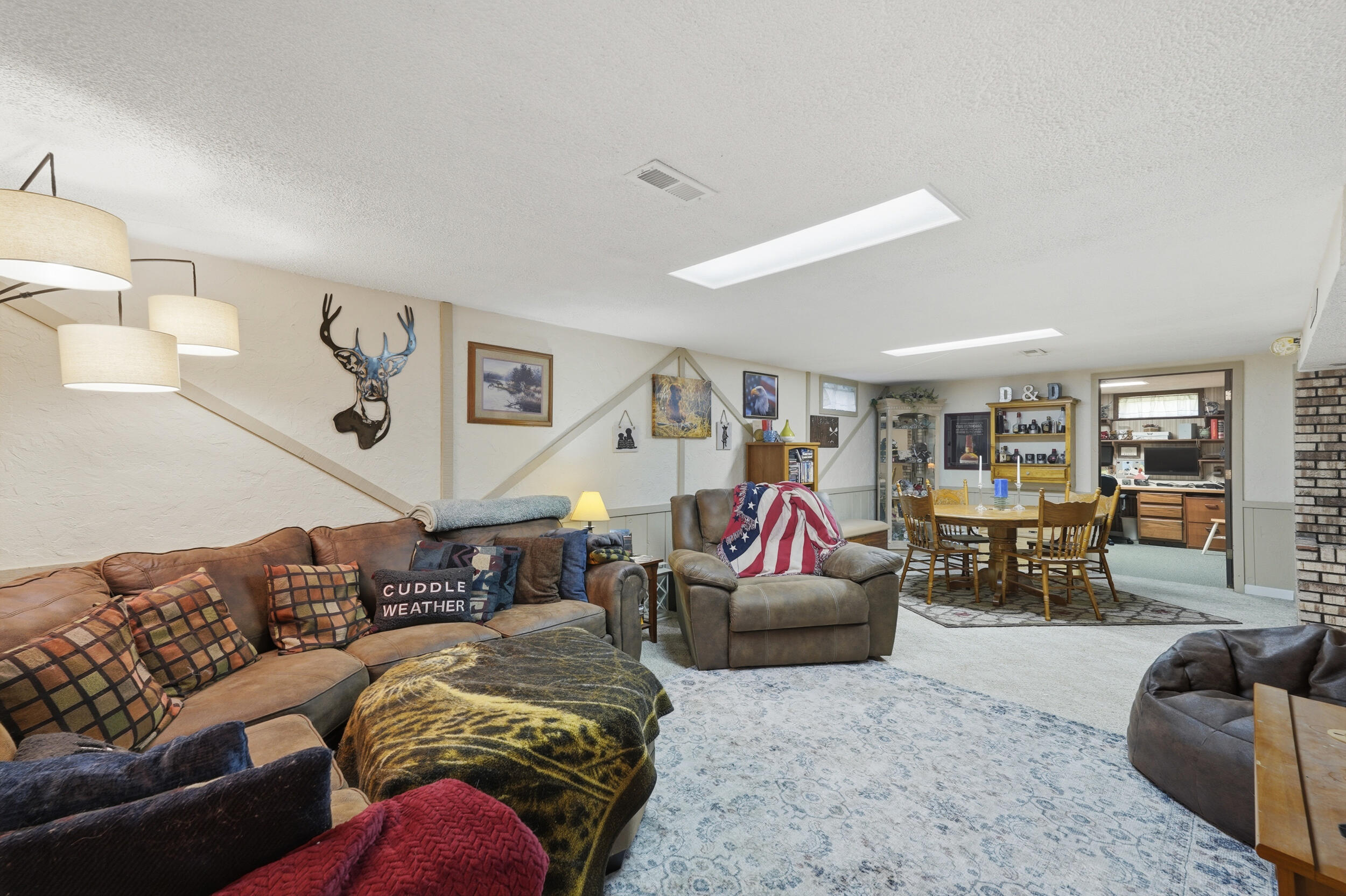 5430 Cook Road Swartz Creek, MI 48473 - Photo 28 of 39 Cook Rd Family Room 3