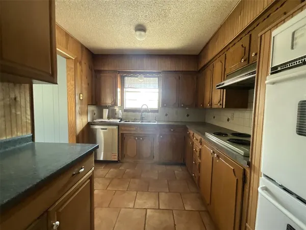 $1,595 | 1631 County Road 2313, Canton, TX 75103
