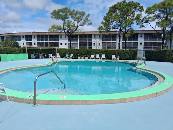 $185,000 | 2100 Springdale Boulevard, Palm Springs, FL 33461