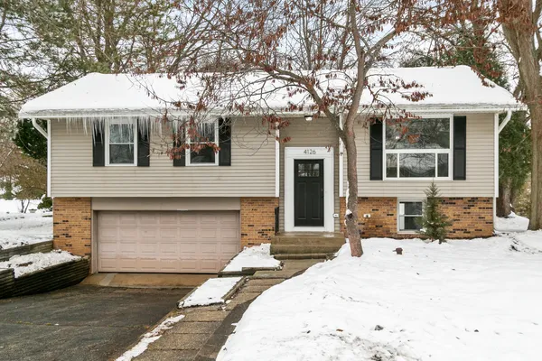 $376,700 | 4126 Wildwood Drive, Crystal Lake, IL 60014