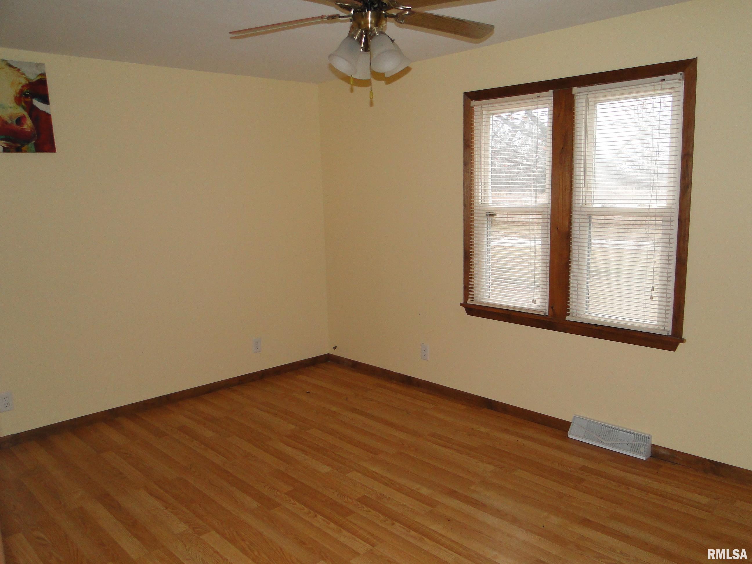 6721 East Quarter Road Ipava, IL 61441 - Photo 12 of 20