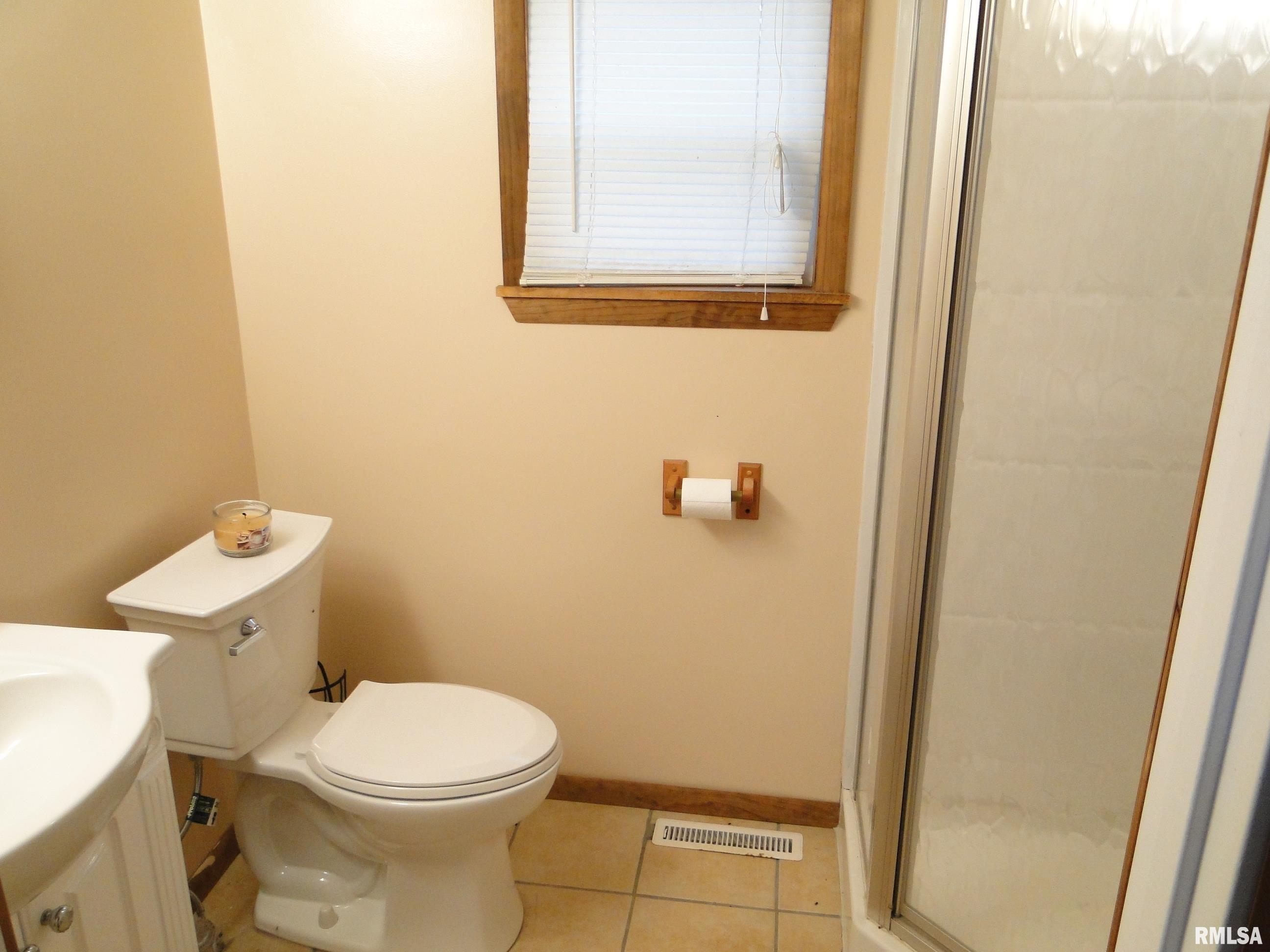 6721 East Quarter Road Ipava, IL 61441 - Photo 13 of 20