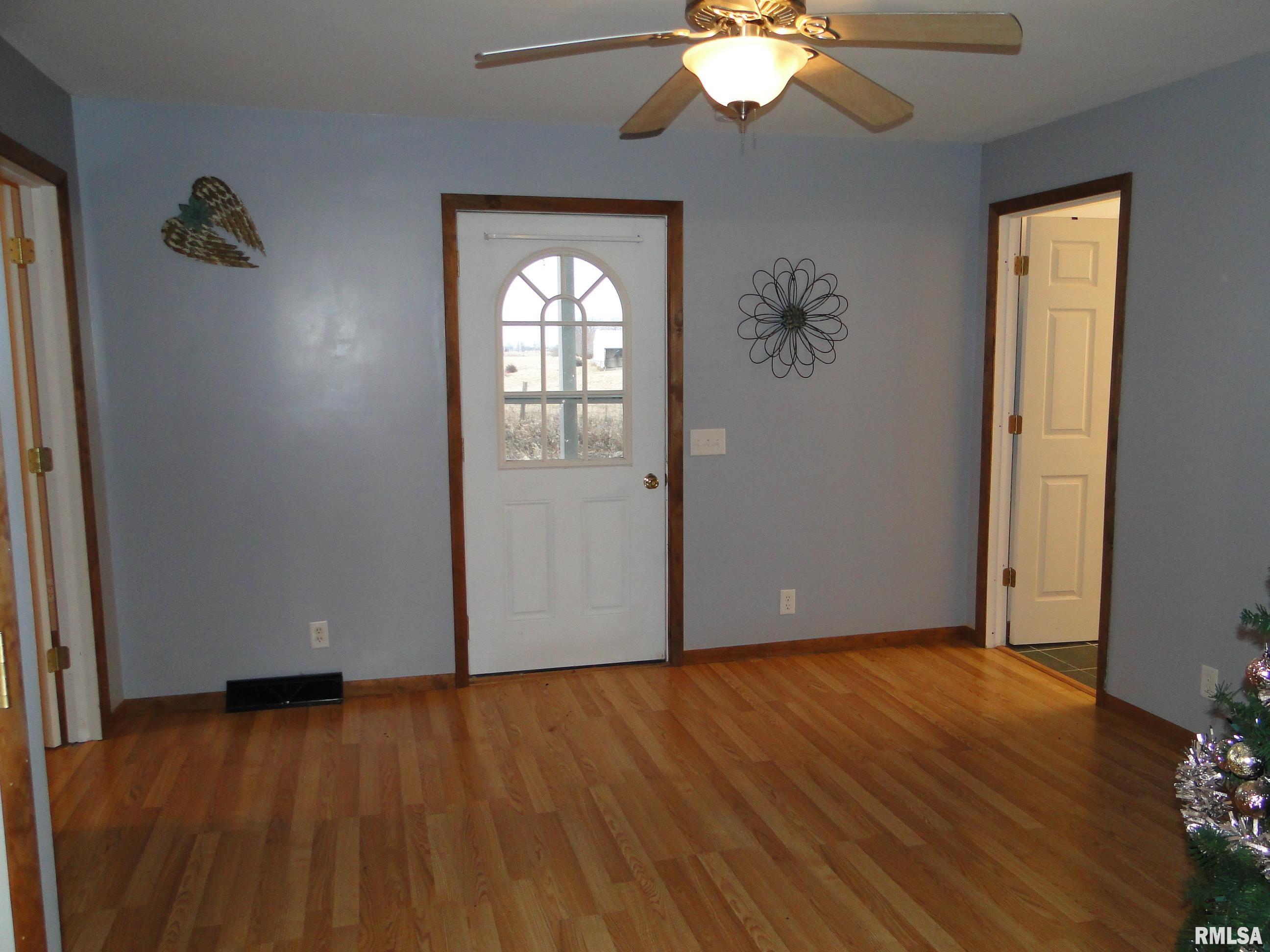 6721 East Quarter Road Ipava, IL 61441 - Photo 9 of 20