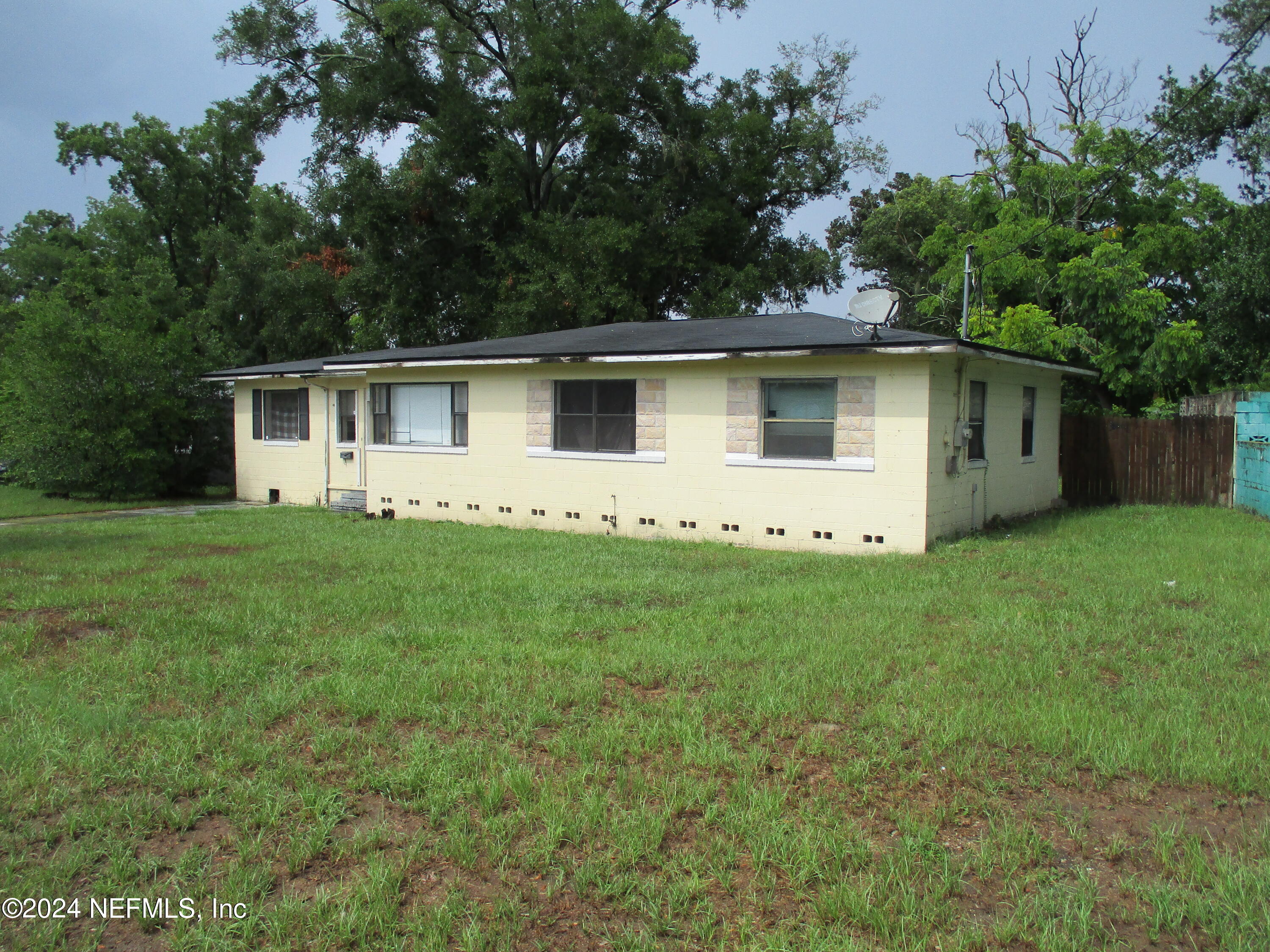 7825 Denham Road West Jacksonville, FL 32208 - Photo 1 of 14 IMG_1934