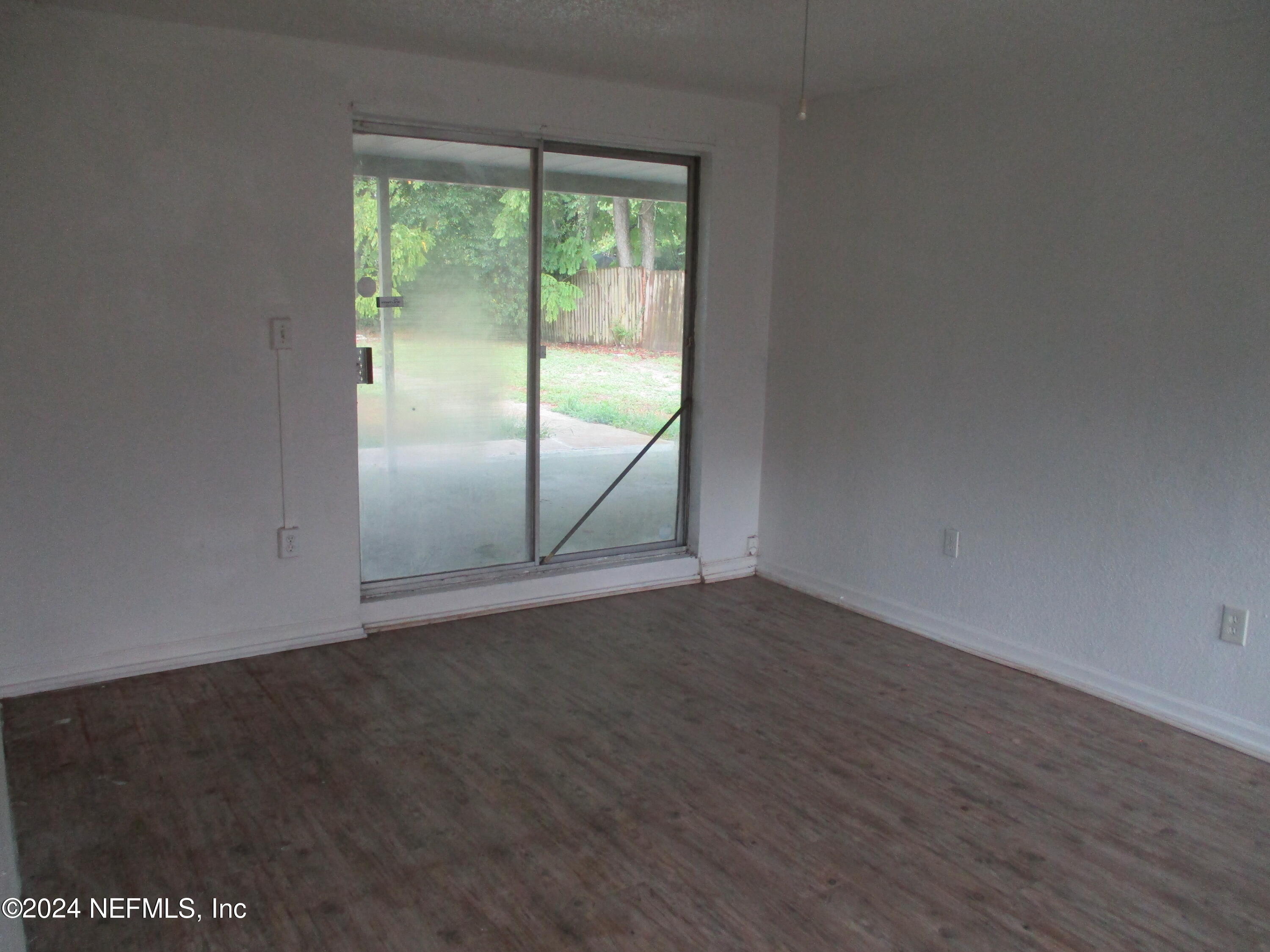 7825 Denham Road West Jacksonville, FL 32208 - Photo 4 of 14 IMG_1940