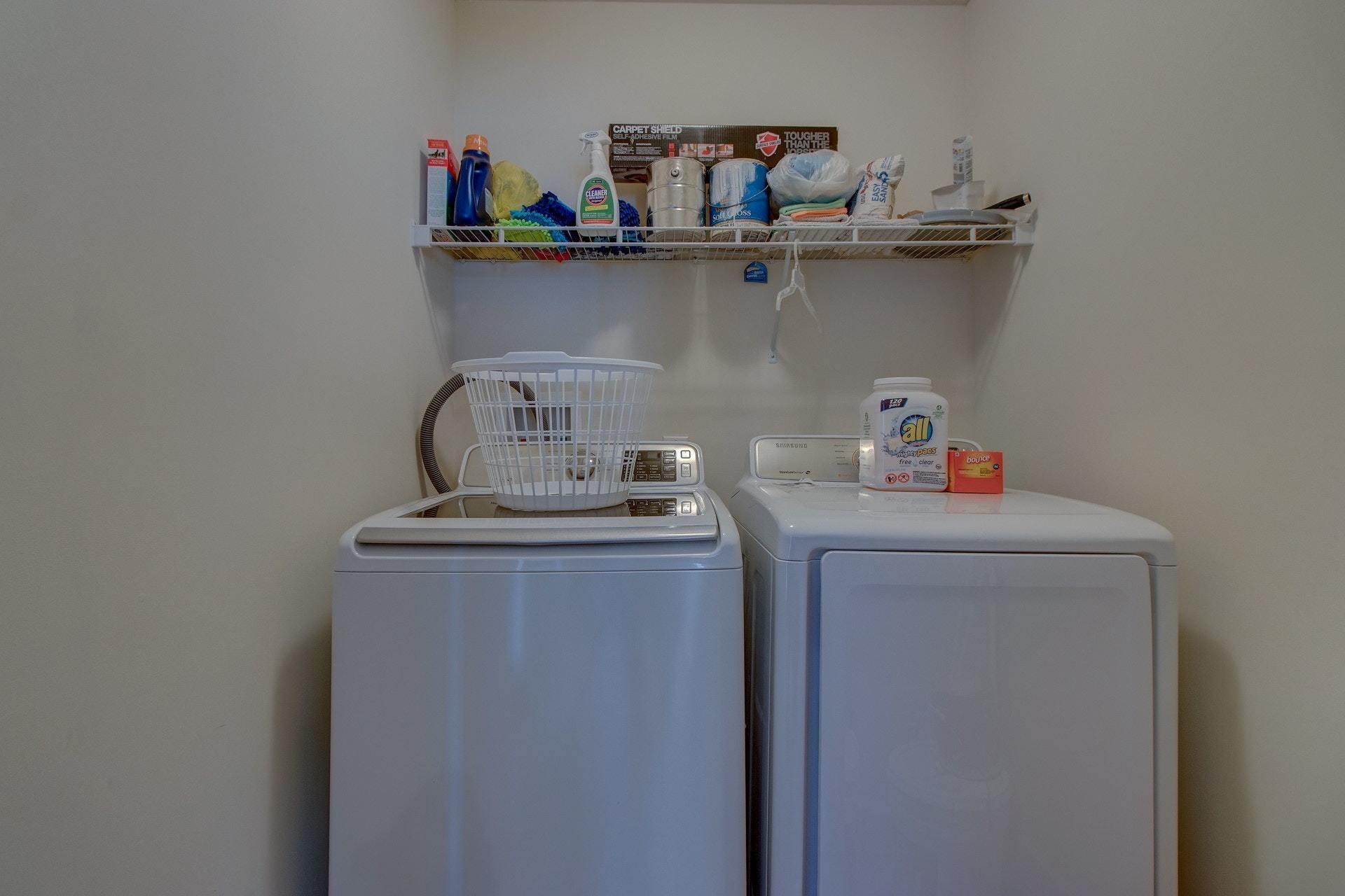 1381 Nemmo Road Vinton, VA 24179 - Photo 13 of 39 a utility room with dryer and washer