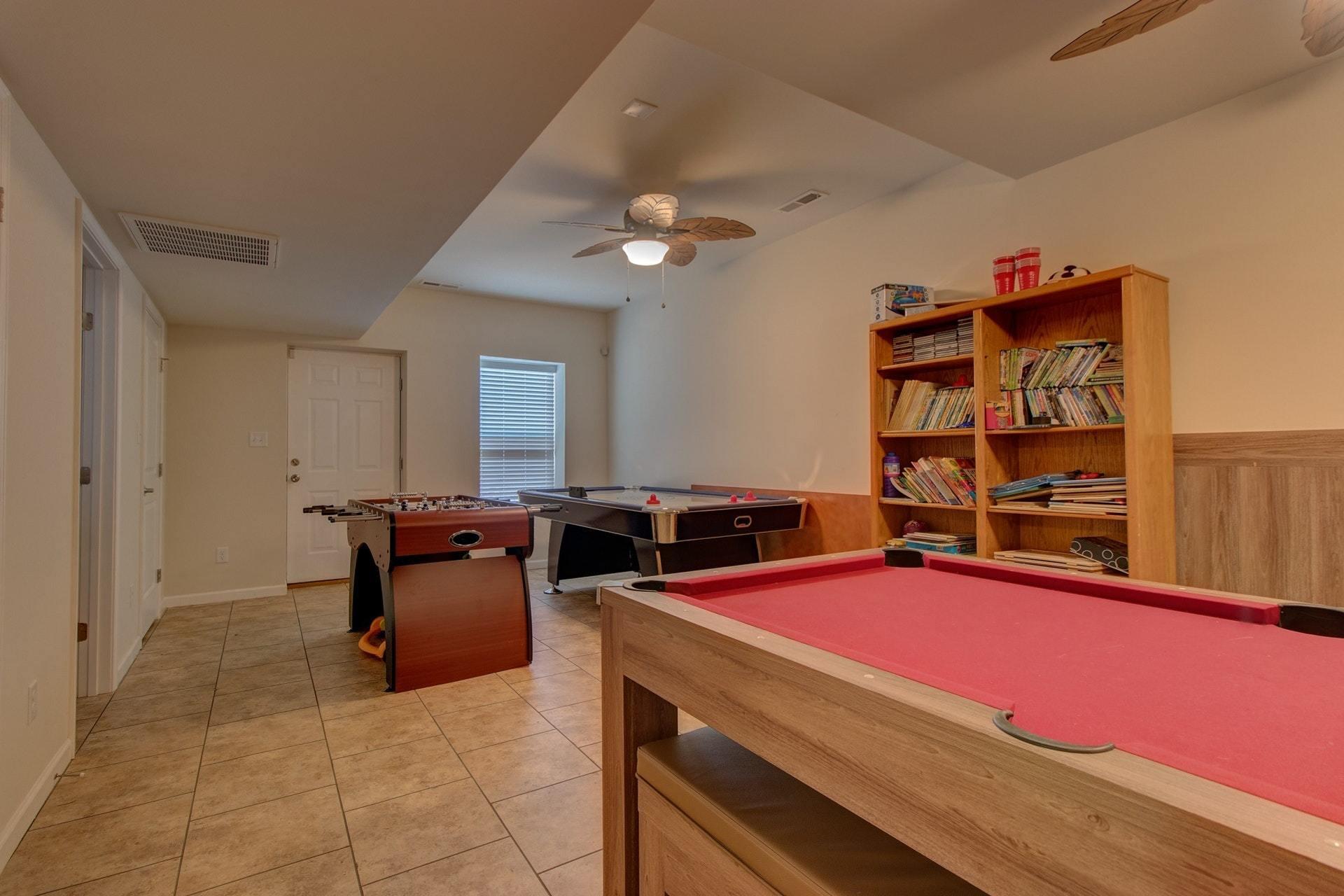 1381 Nemmo Road Vinton, VA 24179 - Photo 31 of 39 a room with furniture a air conditioner vent and a window