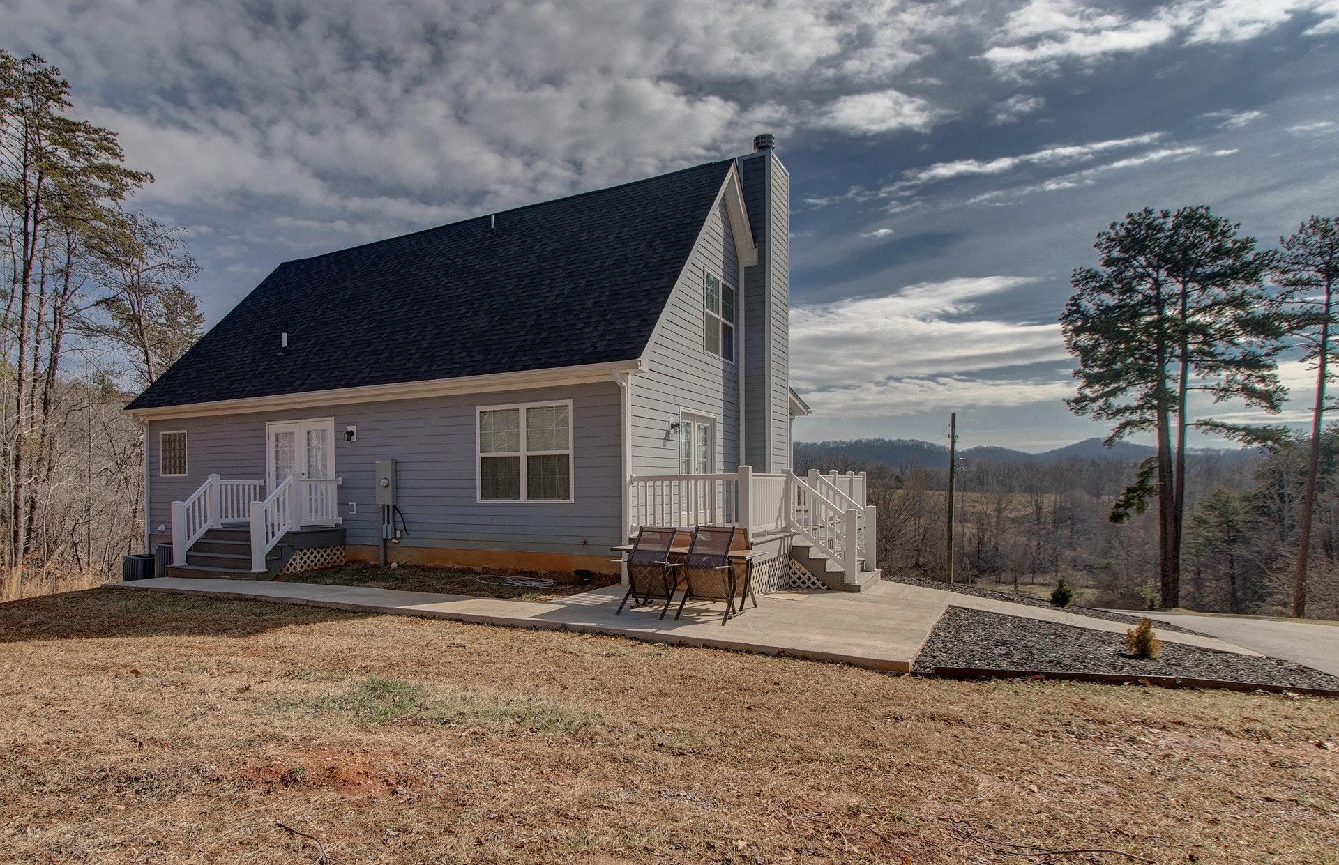 1381 Nemmo Road Vinton, VA 24179 - Photo 36 of 39 a backyard of a house with table and chairs